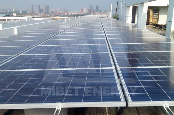 光伏發(fā)電系統(tǒng)的主要組成部分及分類有哪些？