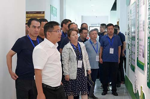 廈門(mén)大學(xué) · 新疆綠色低碳發(fā)展專(zhuān)題培訓(xùn)班領(lǐng)導(dǎo)一行蒞臨邁貝特參觀調(diào)研